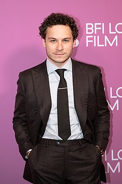 Finn Cole