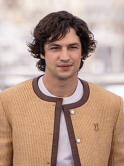 Gabriel Leone
