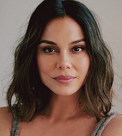 Nathalie Kelley