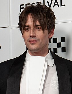 Reeve Carney